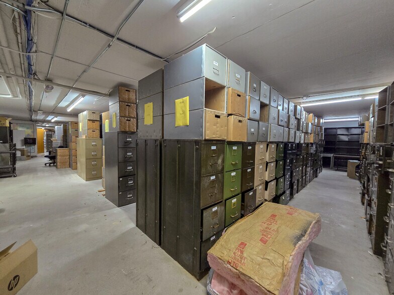 More Photos Of 123 W Highland St, Shawnee Office For Sale