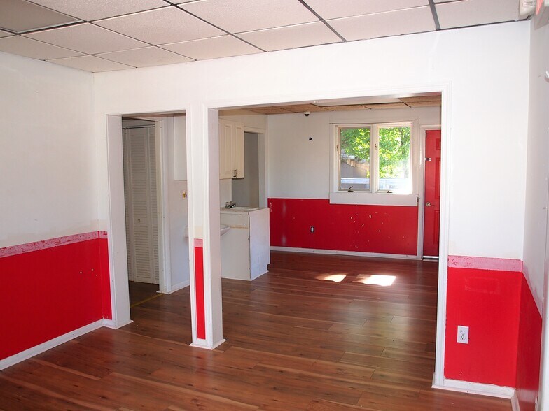 More Photos Of 1521 Sulphur Springs Rd, Waynesville Office For Sale