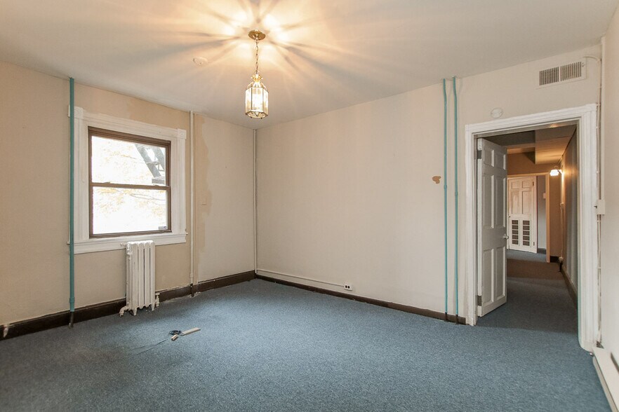 More Photos Of 18 W Franklin St, Baltimore Office Residential For Sale