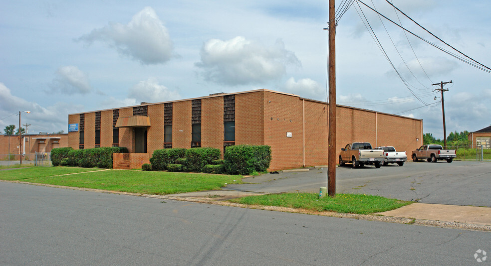 Primary Photo Of 3721 Atmore St, Charlotte Warehouse For Lease