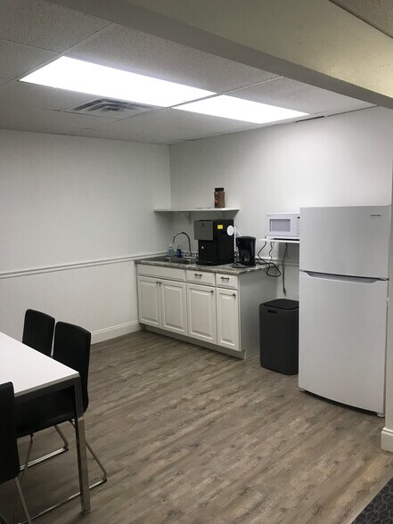 More Photos Of 13080 S Belcher Rd, Largo Office For Lease