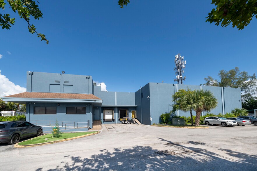 Primary Photo Of 6575 Nova Dr, Fort Lauderdale Warehouse For Sale