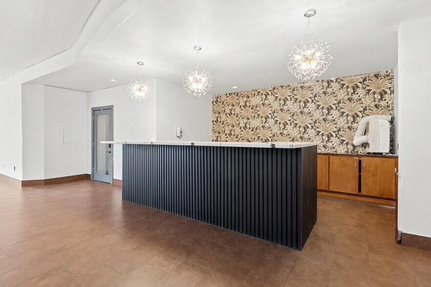More Photos Of 401 Baronne St, New Orleans Hospitality For Lease