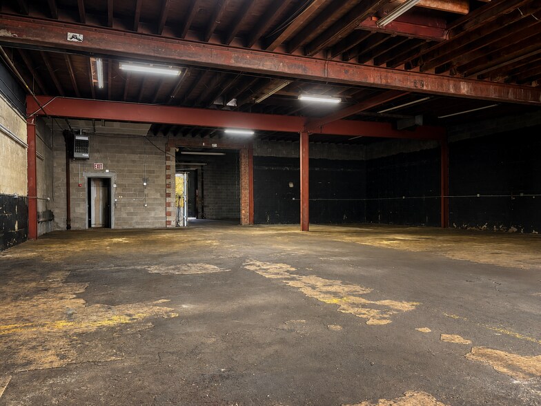 More Photos Of 9516 101st St, Ozone Park Warehouse For Sale