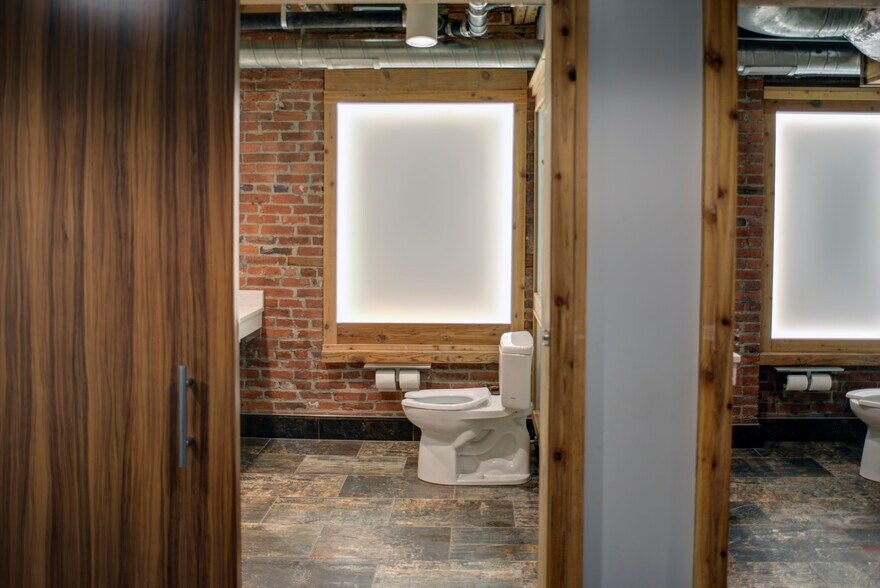 More Photos Of 1900 N Howard St, Baltimore Loft Creative Space For Lease