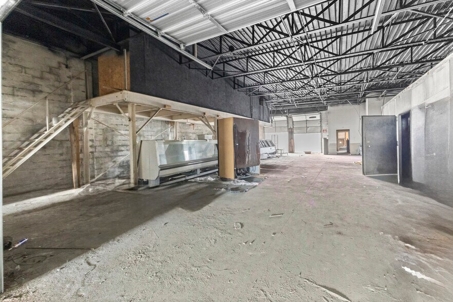More Photos Of 15306 Rosa Parks Blvd, Detroit Warehouse For Sale