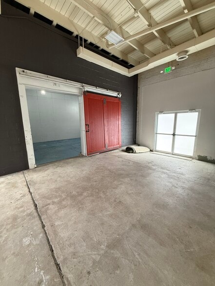 More Photos Of 510 S Eden St, Baltimore General Retail For Lease