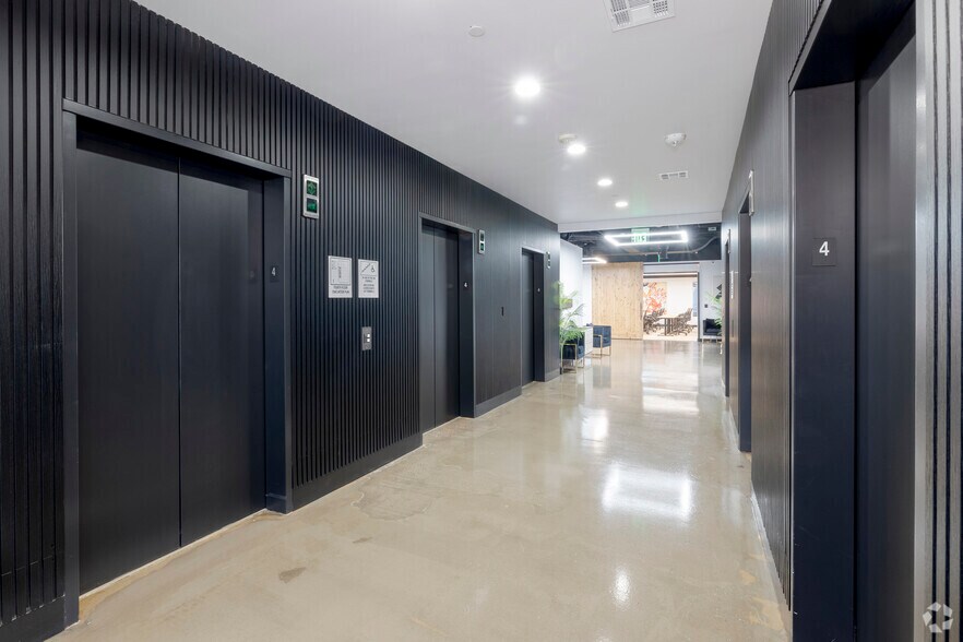 More Photos Of 200 E Van Buren St, Phoenix Office For Lease