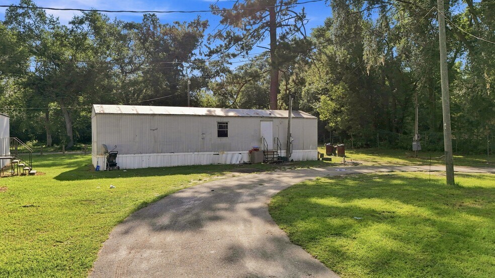 More Photos Of 33 E Peeler Ave, Lakeland Manufactured Housing Mobile Home Park For Sale