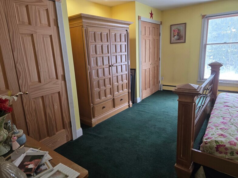More Photos Of 56 Old State Route 12, Frenchtown Showroom For Sale