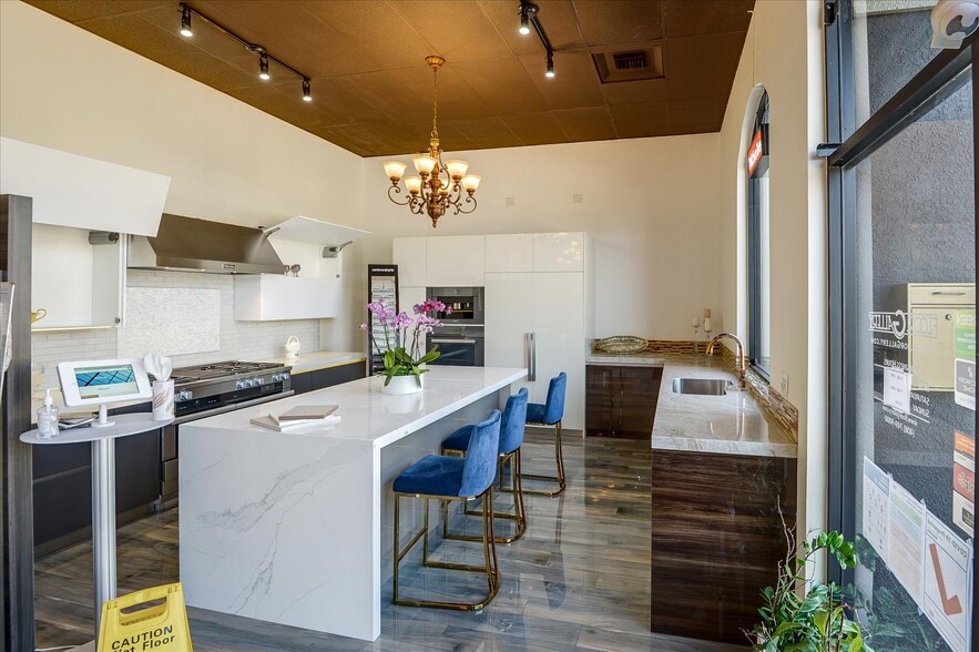 More Photos Of 950 E El Camino Real, Sunnyvale Freestanding For Lease