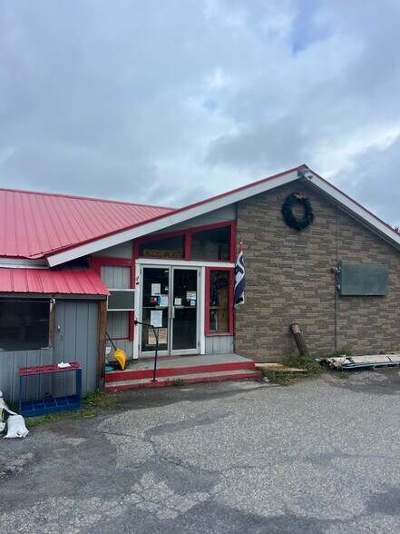 Primary Photo Of 141 Charlestown Rd, Claremont Storefront For Lease