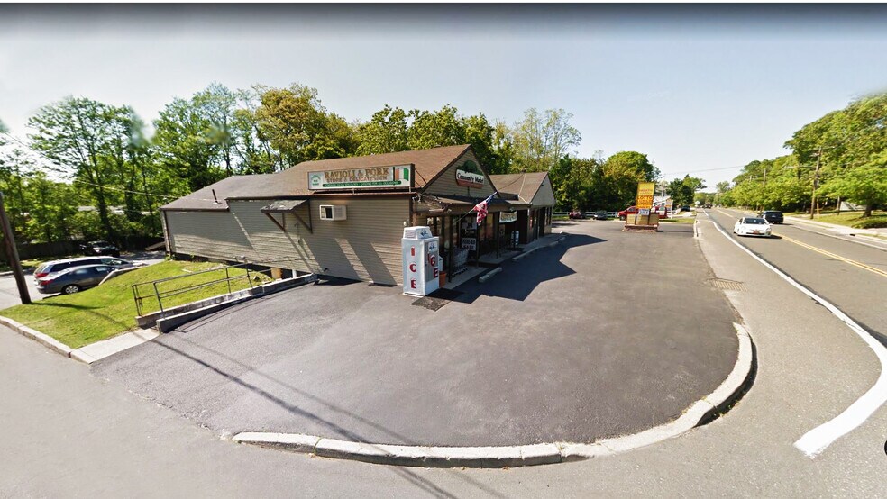 More Photos Of 186 Terry Rd, Smithtown Restaurant For Sale