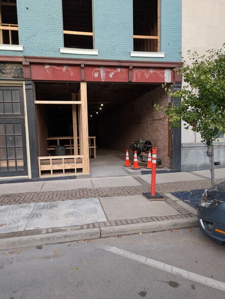 More Photos Of 12 S Market St, Troy Storefront Retail Office For Lease