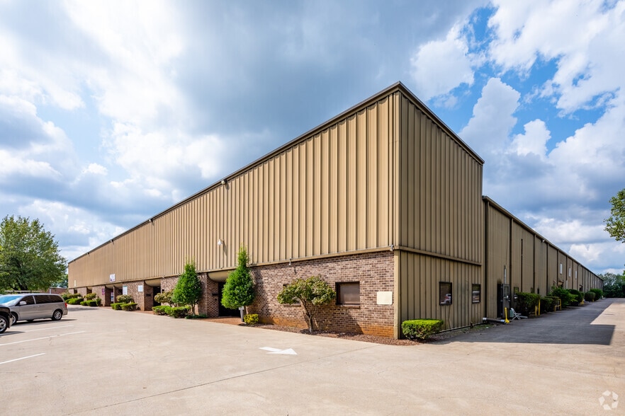 More Photos Of 1154-1188 Park Ave, Murfreesboro Showroom For Lease