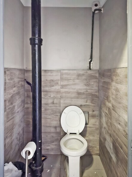 More Photos Of 1710 Pacific St, Brooklyn Warehouse For Sale