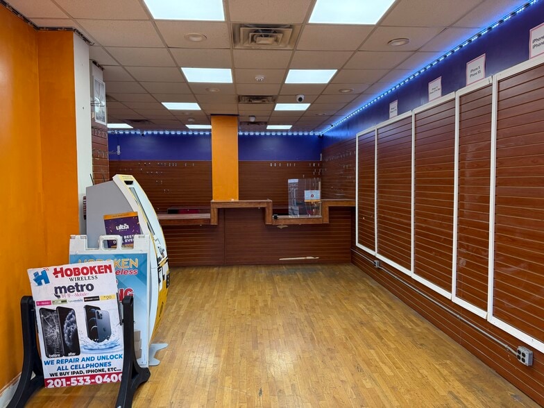 More Photos Of 605 Washington St, Hoboken Storefront For Lease