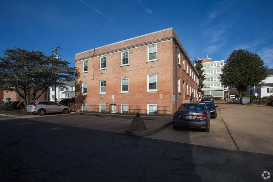 More Photos Of 130-150 Little Falls St, Falls Church Office For Sale