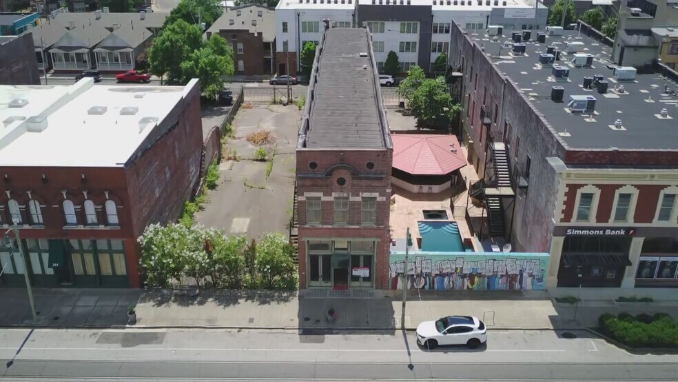 More Photos Of 390 S Main St, Memphis Office For Sale