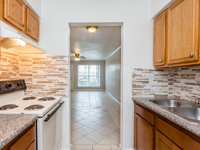 More Photos Of 1325 Cedar Post Ln, Houston Apartments For Sale