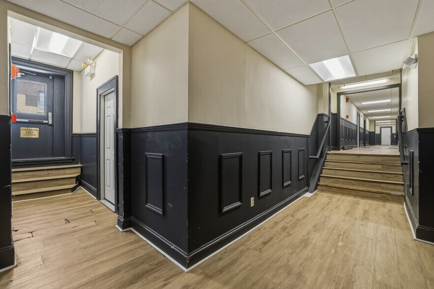 More Photos Of 35 Union St, New London Apartments For Sale