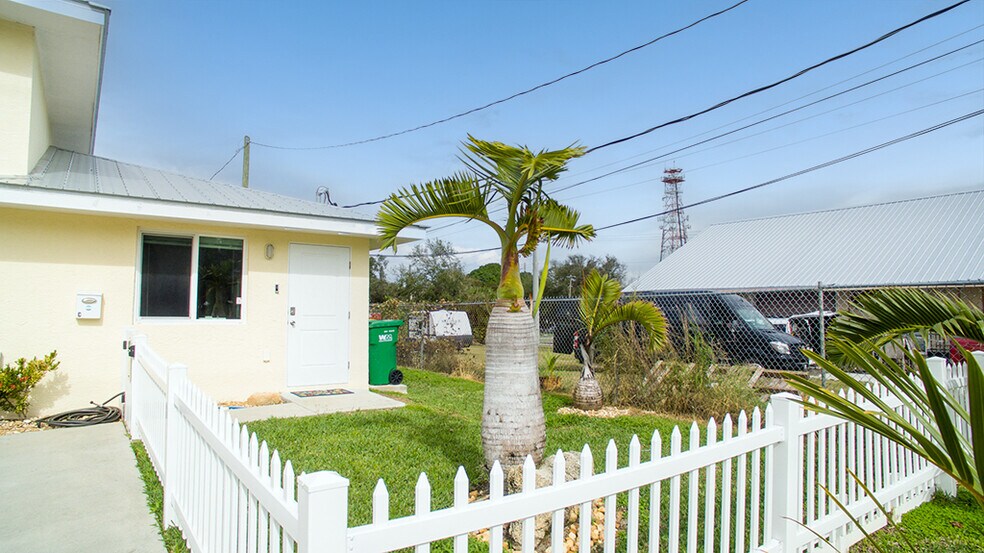 More Photos Of 222 Rosa L Jones Dr, Cocoa Apartments For Sale