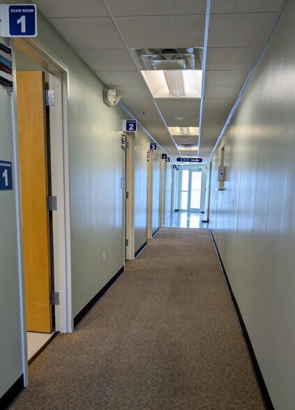 More Photos Of 1151 S 4th St, Louisville Medical For Lease