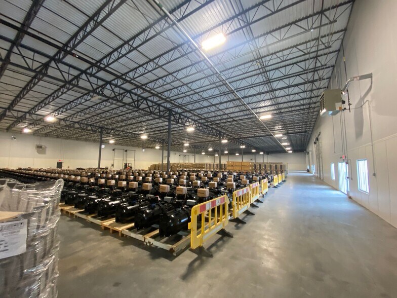 More Photos Of 101 Industry Way, Staunton Distribution For Sale