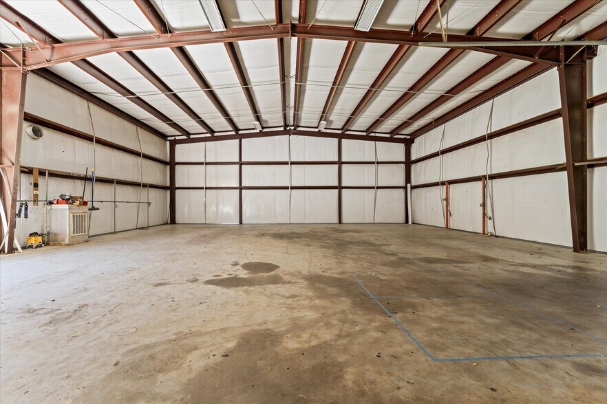 More Photos Of 15811 Manning Dr, Cypress Industrial For Lease