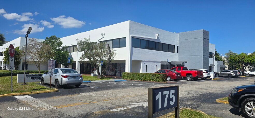 More Photos Of 175 Fontainebleau Blvd, Miami Office For Lease