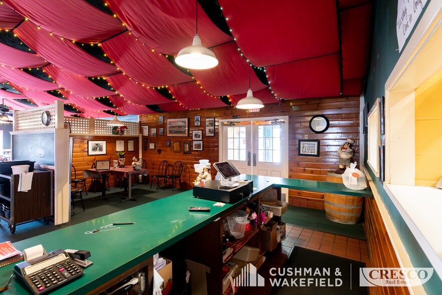 More Photos Of 29303 Euclid Ave, Wickliffe Restaurant For Sale