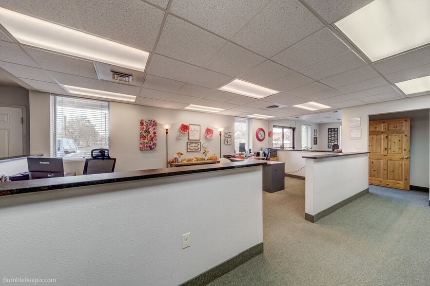 More Photos Of 104-106 N Hutchinson Rd, Spokane Valley Flex For Sale