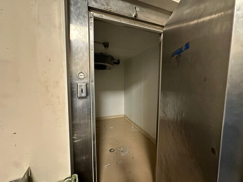 More Photos Of 638 Lake St, Wilson Freestanding For Sale