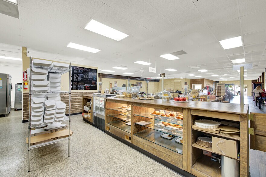 More Photos Of 830 Main St, Red Bluff Freestanding For Sale