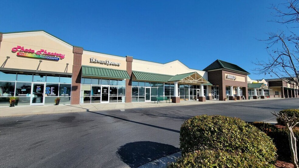 More Photos Of 925 Seaside Rd SW, Ocean Isle Beach General Retail For Lease