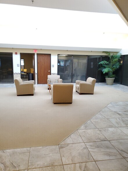 More Photos Of 1999 Wabash Ave, Springfield Office For Sale