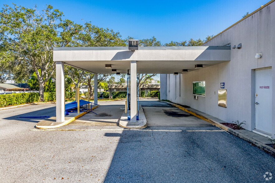 More Photos Of 2046 Bayshore Blvd, Dunedin Storefront Retail Office For Sale