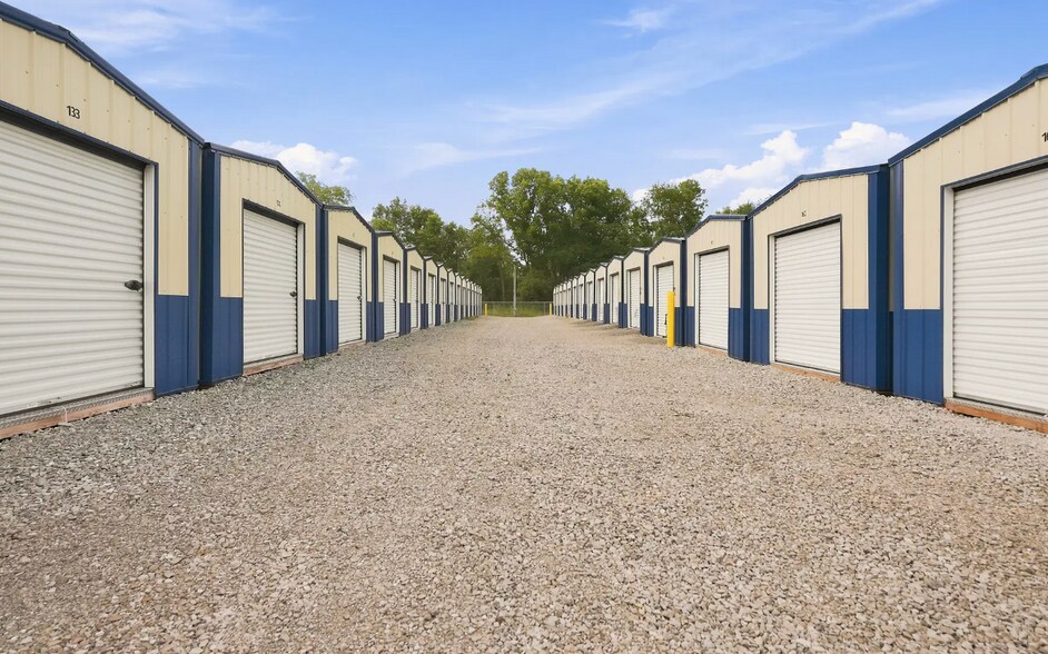 More Photos Of 911 Auburn dr, Auburn Self Storage For Sale