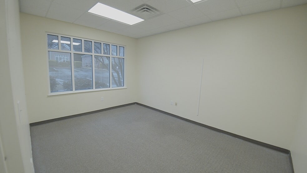 More Photos Of 203 Oakside Ln, Canton Medical For Sale