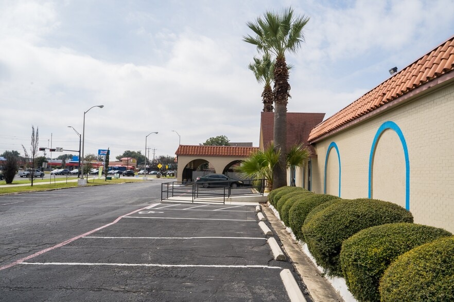 More Photos Of 1635 Aquarena Springs Dr, San Marcos Apartments For Lease