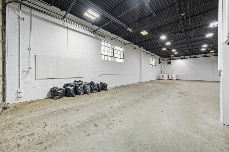 More Photos Of 801 Jerusalem Rd, Scotch Plains Warehouse For Lease