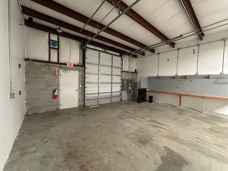 More Photos Of 188 Triple Diamond Blvd, Nokomis Warehouse For Sale