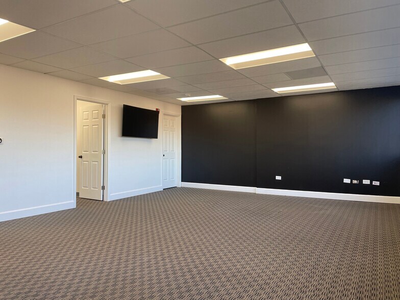 More Photos Of 6909 S Holly Cir, Centennial Office For Sale