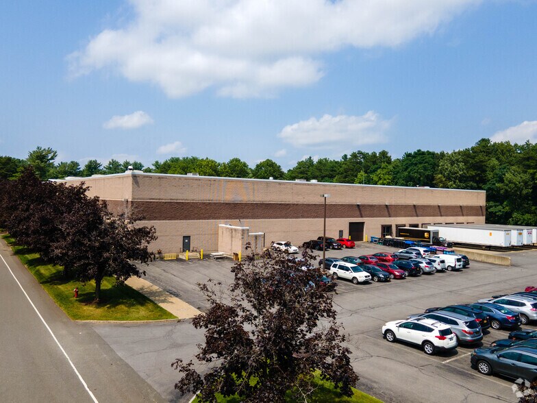 More Photos Of 38 Corporate Cir, Albany Distribution For Lease