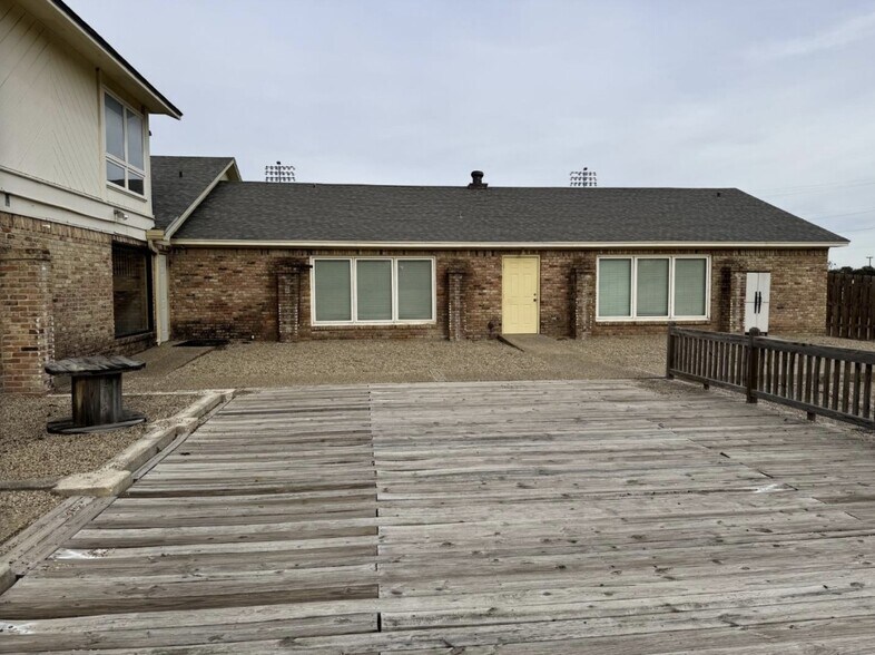 More Photos Of 2124 N 25th St, Waco Medical For Sale