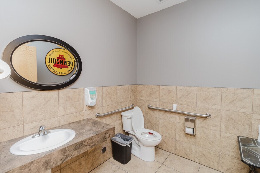 More Photos Of 3101 S Broadway St, Wichita Freestanding For Sale