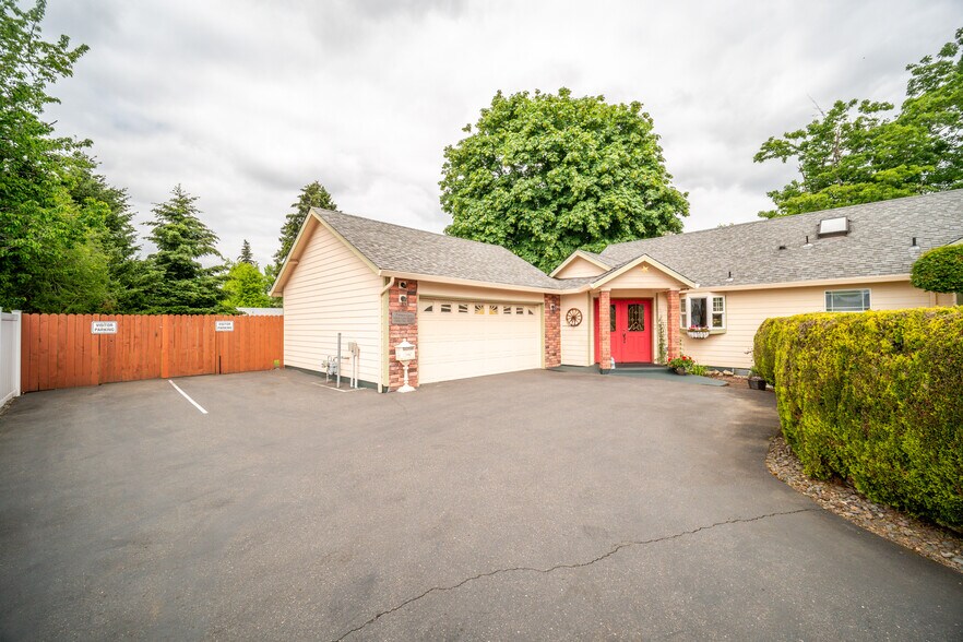 More Photos Of 14547 Thayer Rd, Oregon City Congregate Senior Housing For Sale