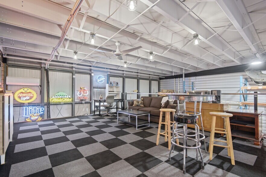 More Photos Of 9337 Commerce Center St, Highlands Ranch Showroom For Sale