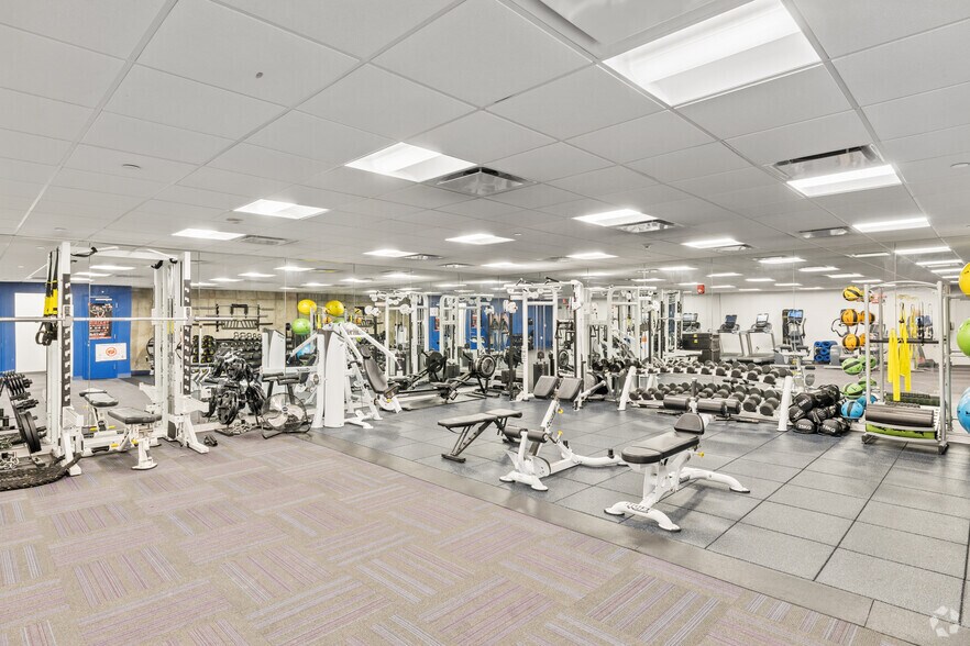 More Photos Of 371 Hoes Ln, Piscataway Office For Sale
