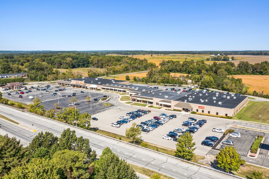 More Photos Of 4290 W Jonathan Moore Pike, Columbus Unknown For Lease